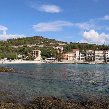 Apartments Dragica Milna  Luaran gambar