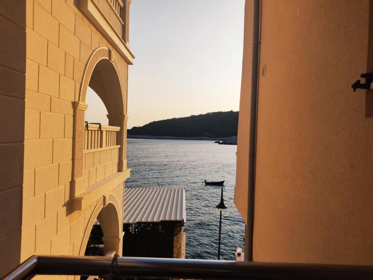 Apartments Dragica Milna  Luaran gambar