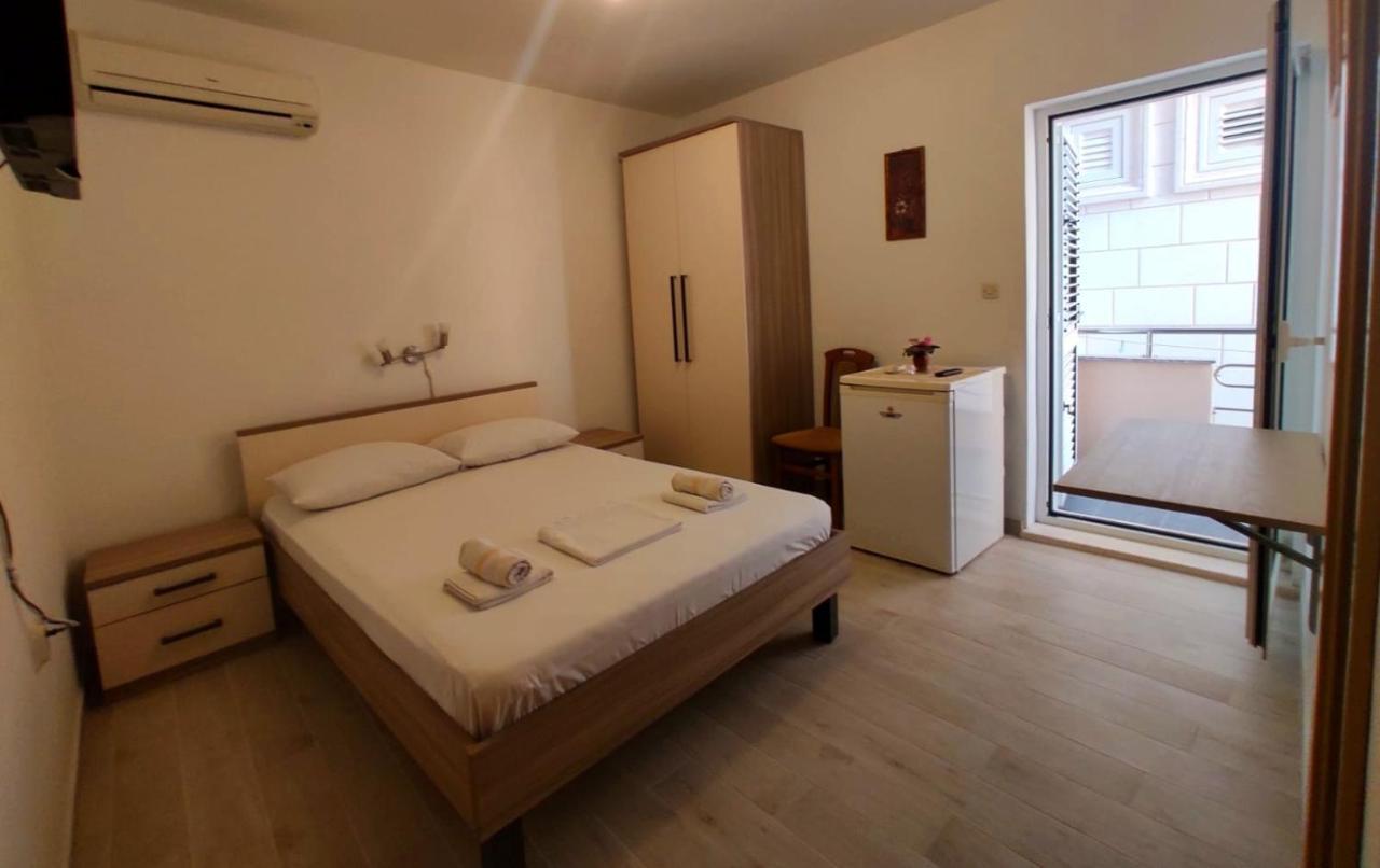 Apartments Dragica Milna  Luaran gambar