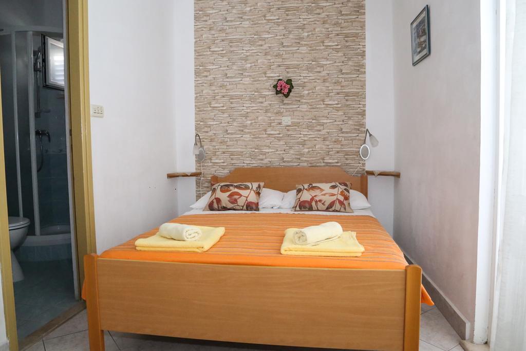 Apartments Dragica Milna  Luaran gambar