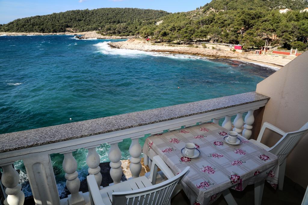 Apartments Dragica Milna  Luaran gambar