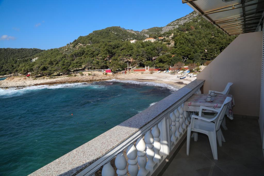 Apartments Dragica Milna  Luaran gambar