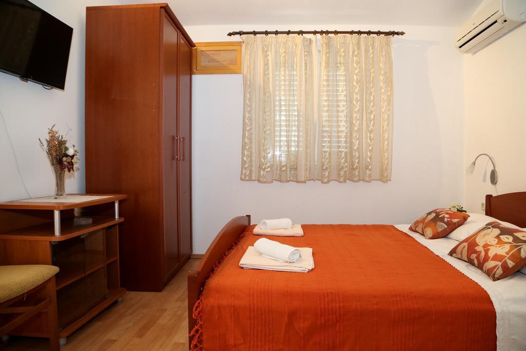 Apartments Dragica Milna  Luaran gambar