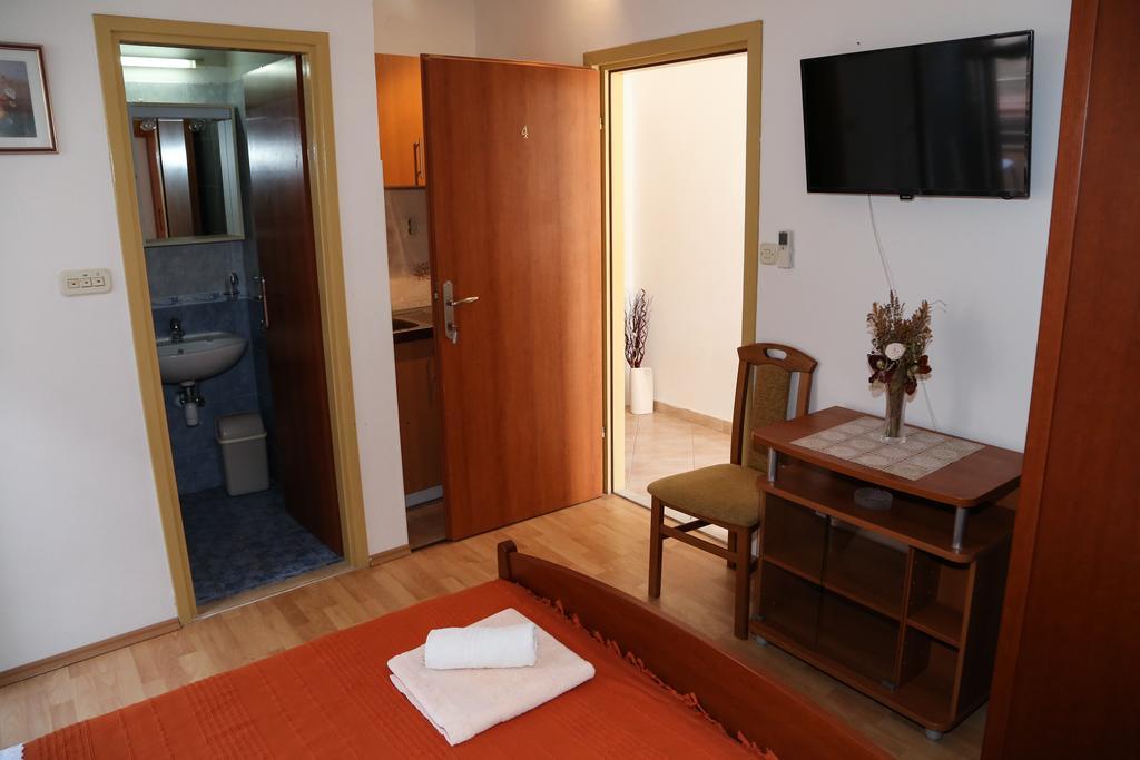 Apartments Dragica Milna  Luaran gambar