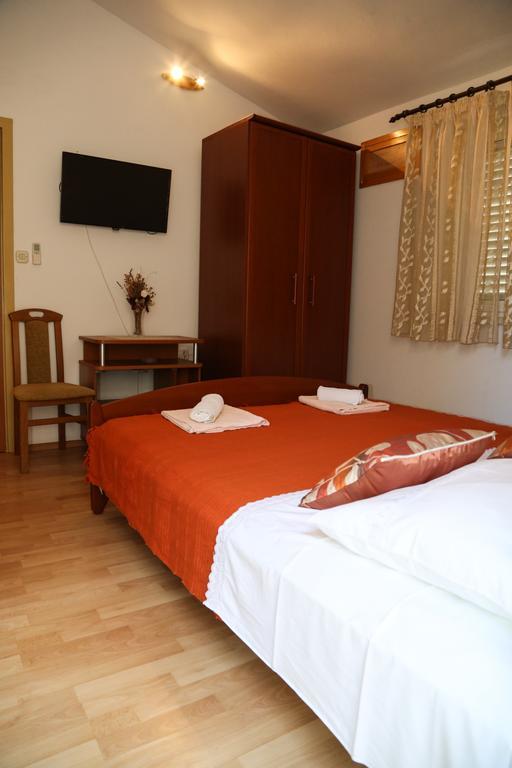 Apartments Dragica Milna  Luaran gambar