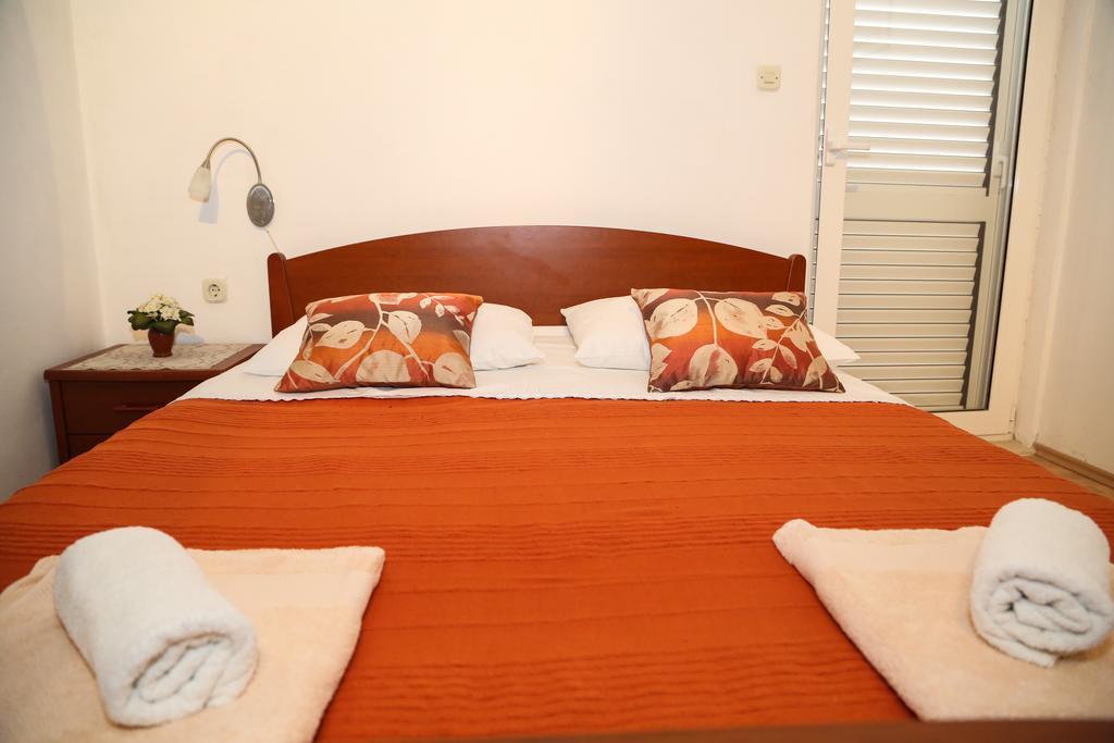 Apartments Dragica Milna  Luaran gambar