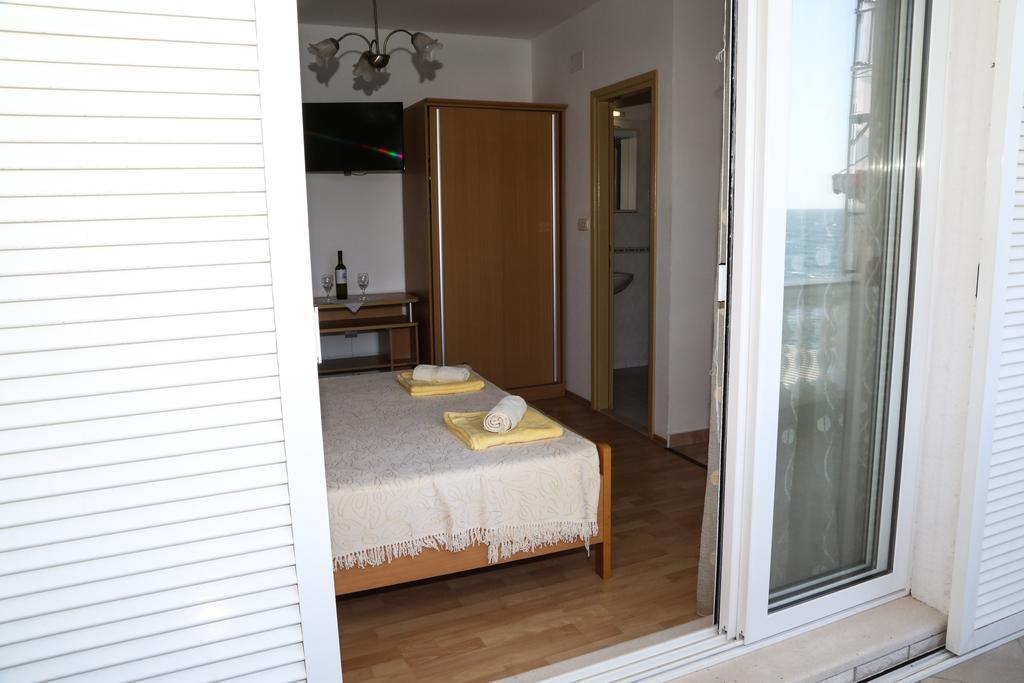 Apartments Dragica Milna  Luaran gambar