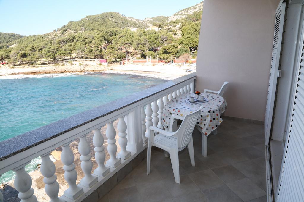 Apartments Dragica Milna  Luaran gambar
