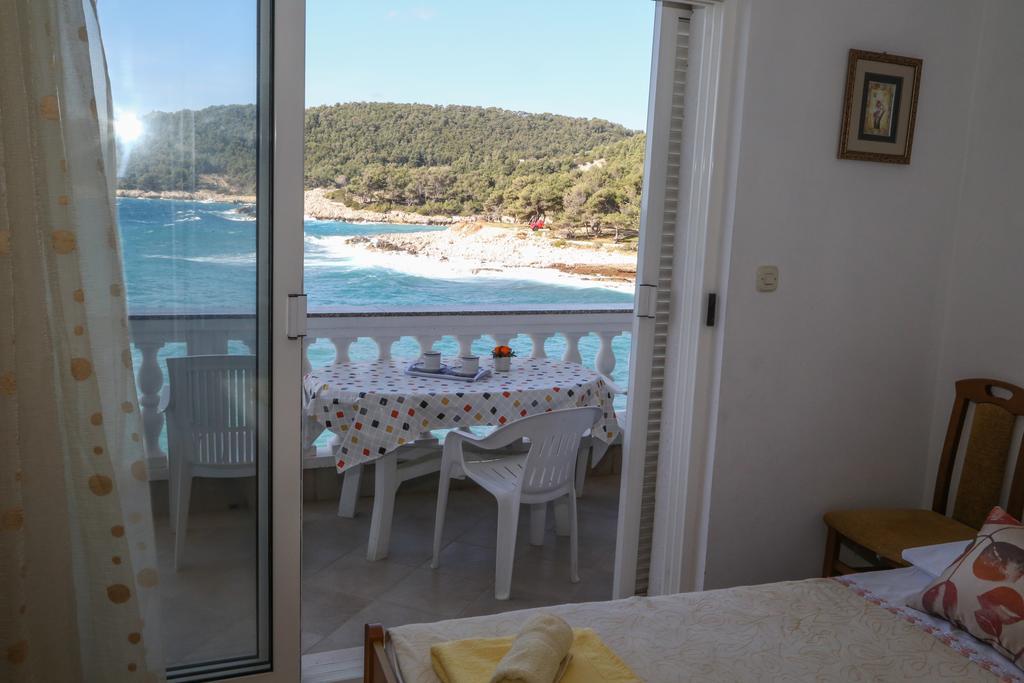 Apartments Dragica Milna  Luaran gambar