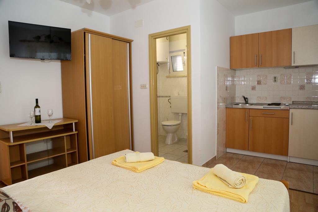 Apartments Dragica Milna  Luaran gambar