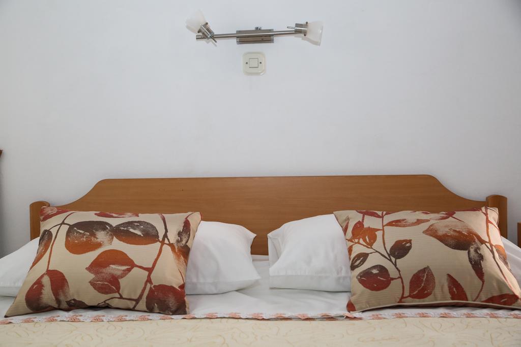 Apartments Dragica Milna  Luaran gambar