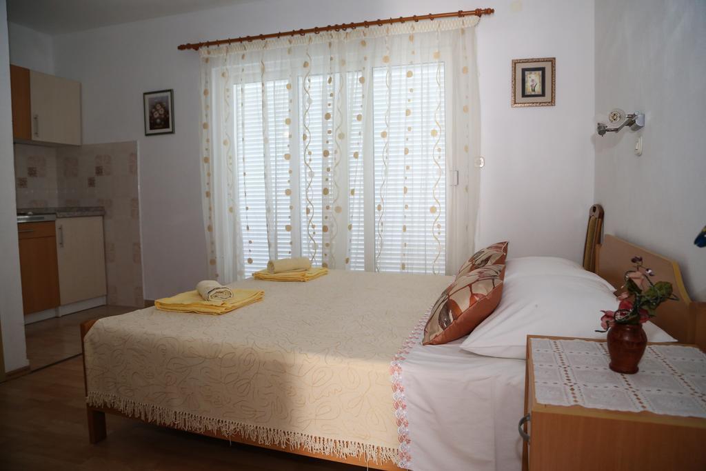 Apartments Dragica Milna  Luaran gambar