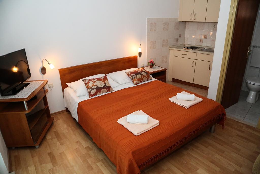 Apartments Dragica Milna  Luaran gambar
