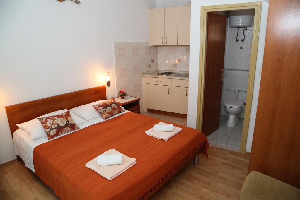 Apartments Dragica Milna  Luaran gambar