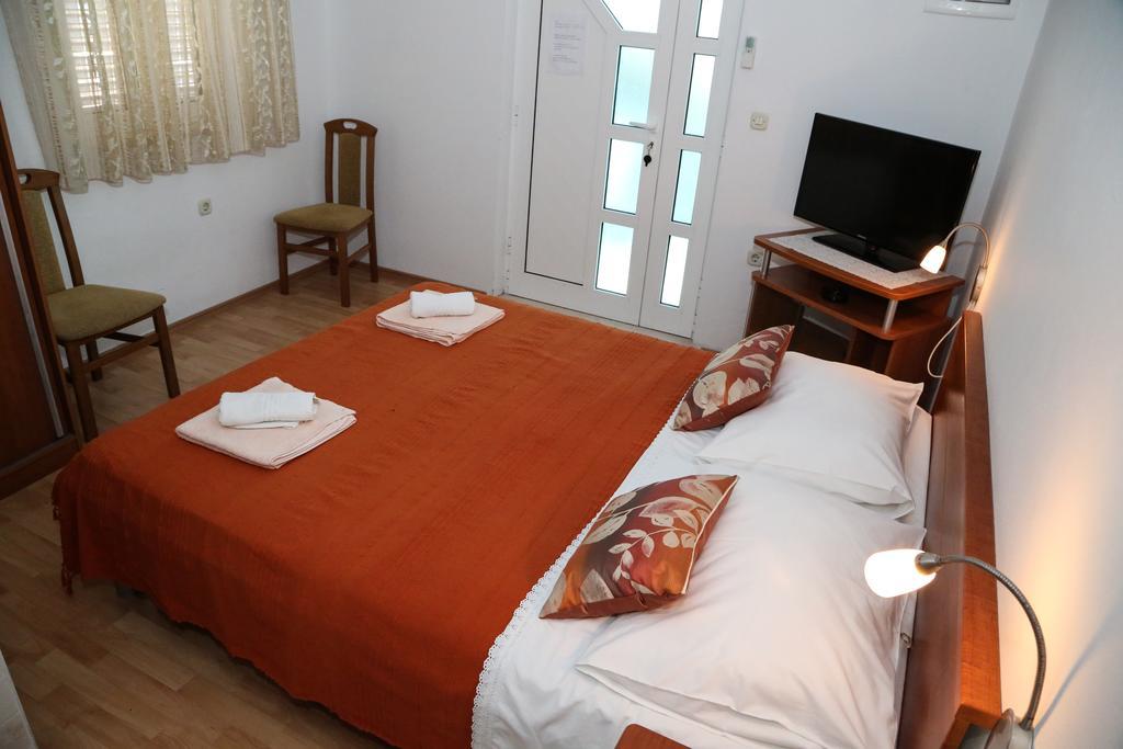 Apartments Dragica Milna  Luaran gambar