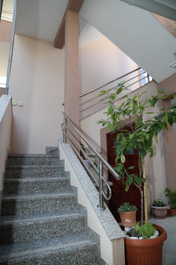 Apartments Dragica Milna  Luaran gambar